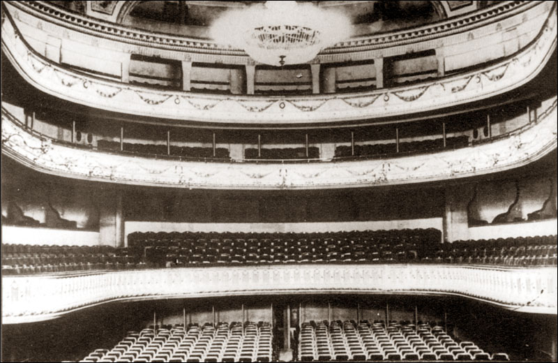 salle theatre nimes